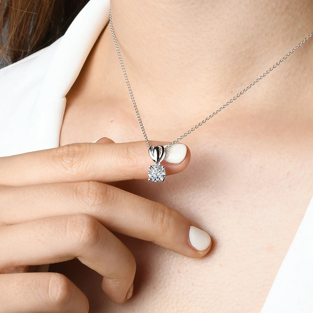 Versatile Brilliant Cut Moissanite Pendant Necklace | IL0000