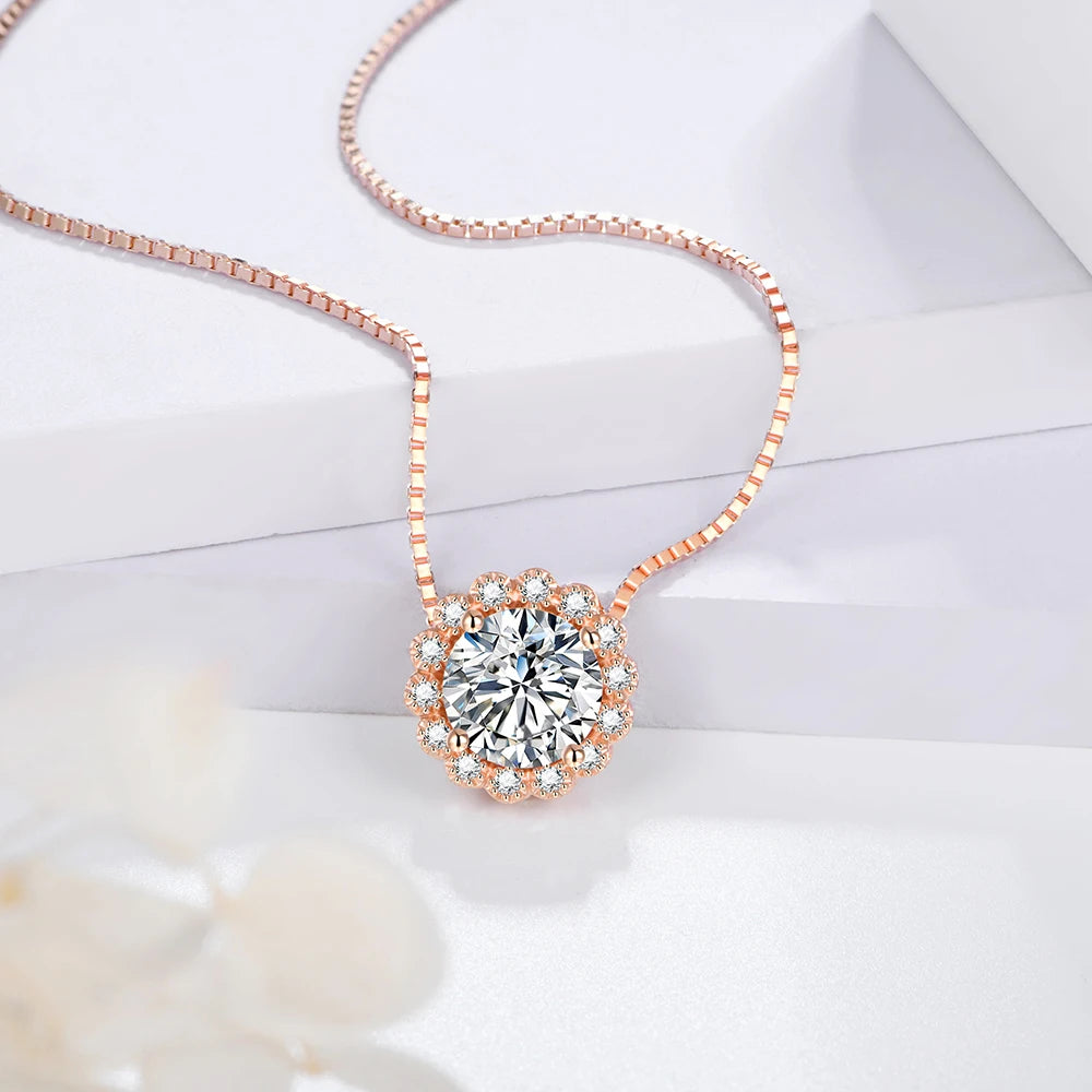 Exquisite Round Solitaire Moissanite Pendant | IL0000