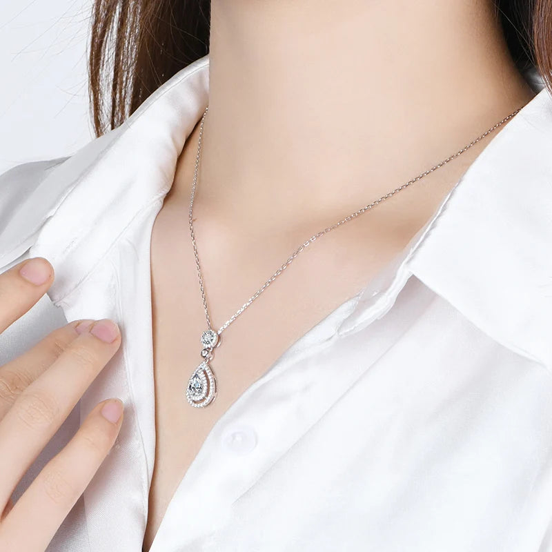 Timeless Pear-Cut Solitaire Pendant | IL0000