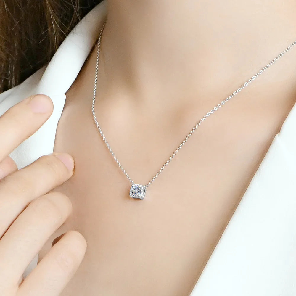 Cushion-Cut Moissanite Pendant Necklace | IL0000