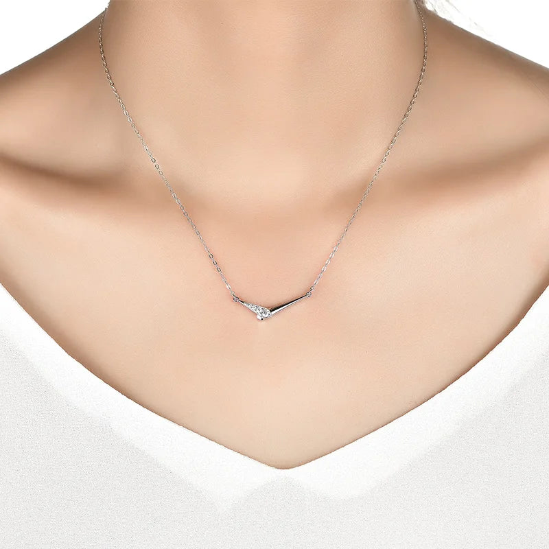 Excellent Cut Geometric Moissanite Pendant Necklace | IL0000