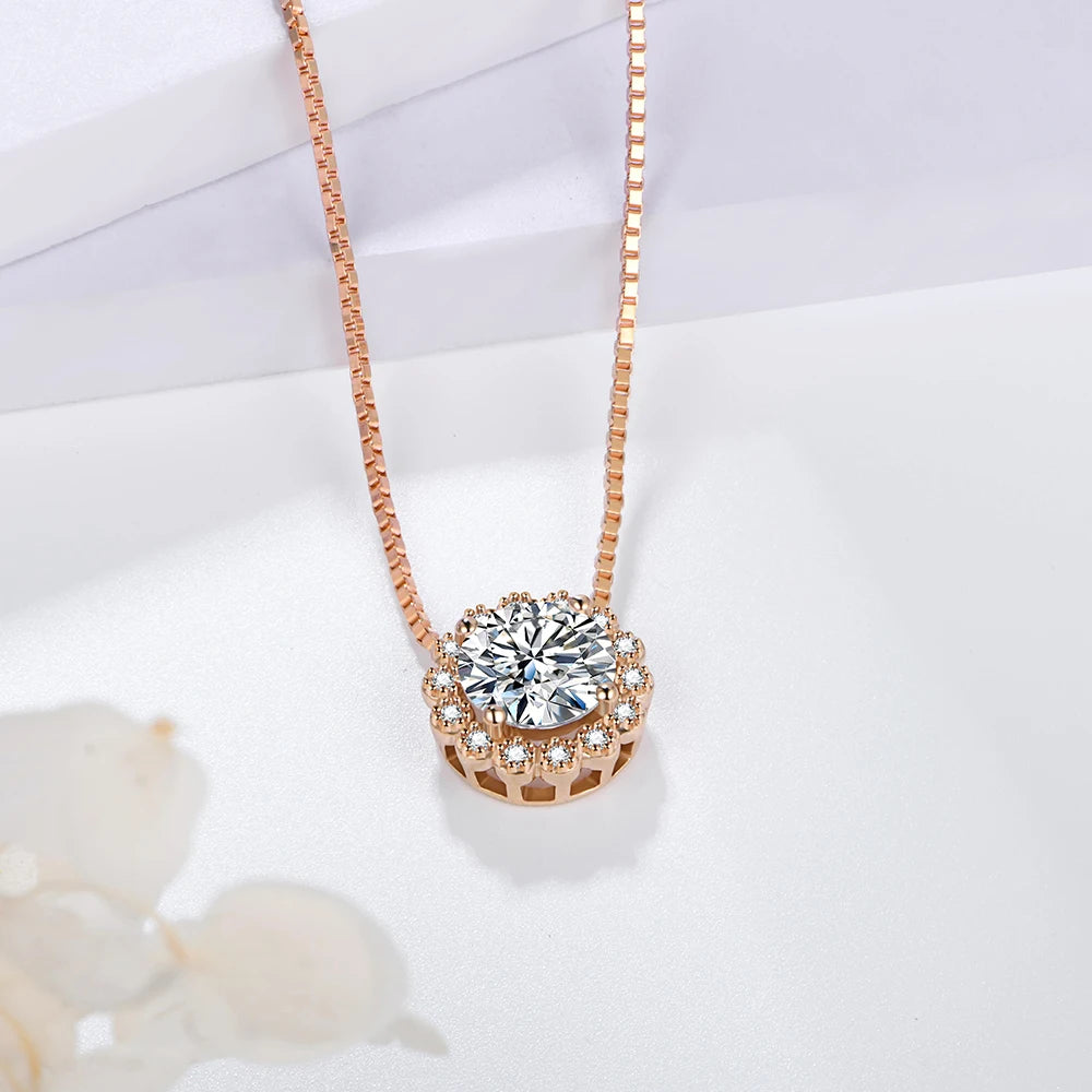 Exquisite Round Solitaire Moissanite Pendant | IL0000