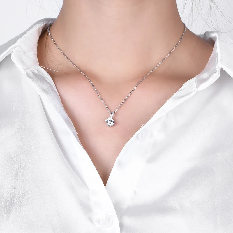 Sophisticated Moissanite Pendant Necklace | IL0000