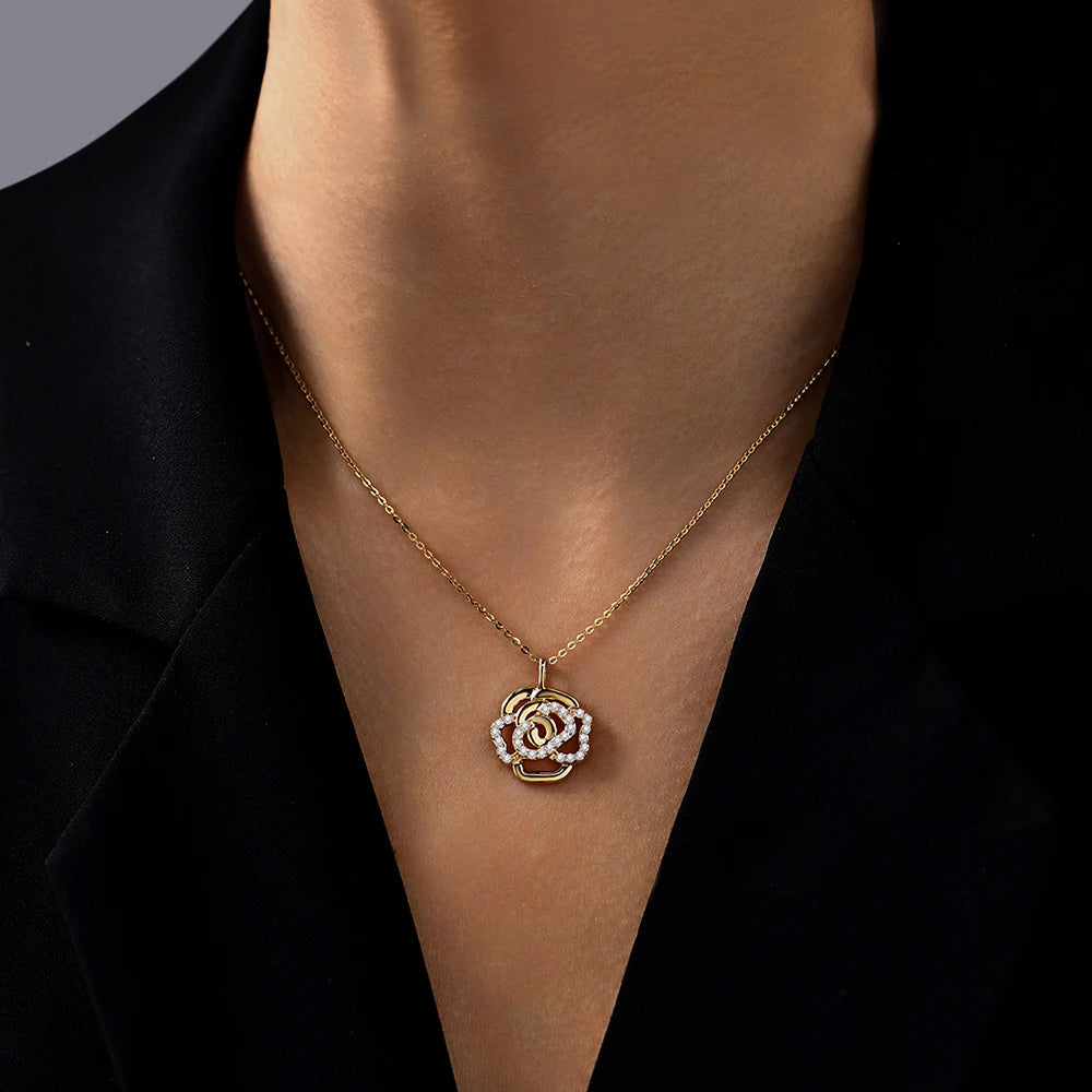 Minimal Rose Moissanite Pendant Necklace | IL0000