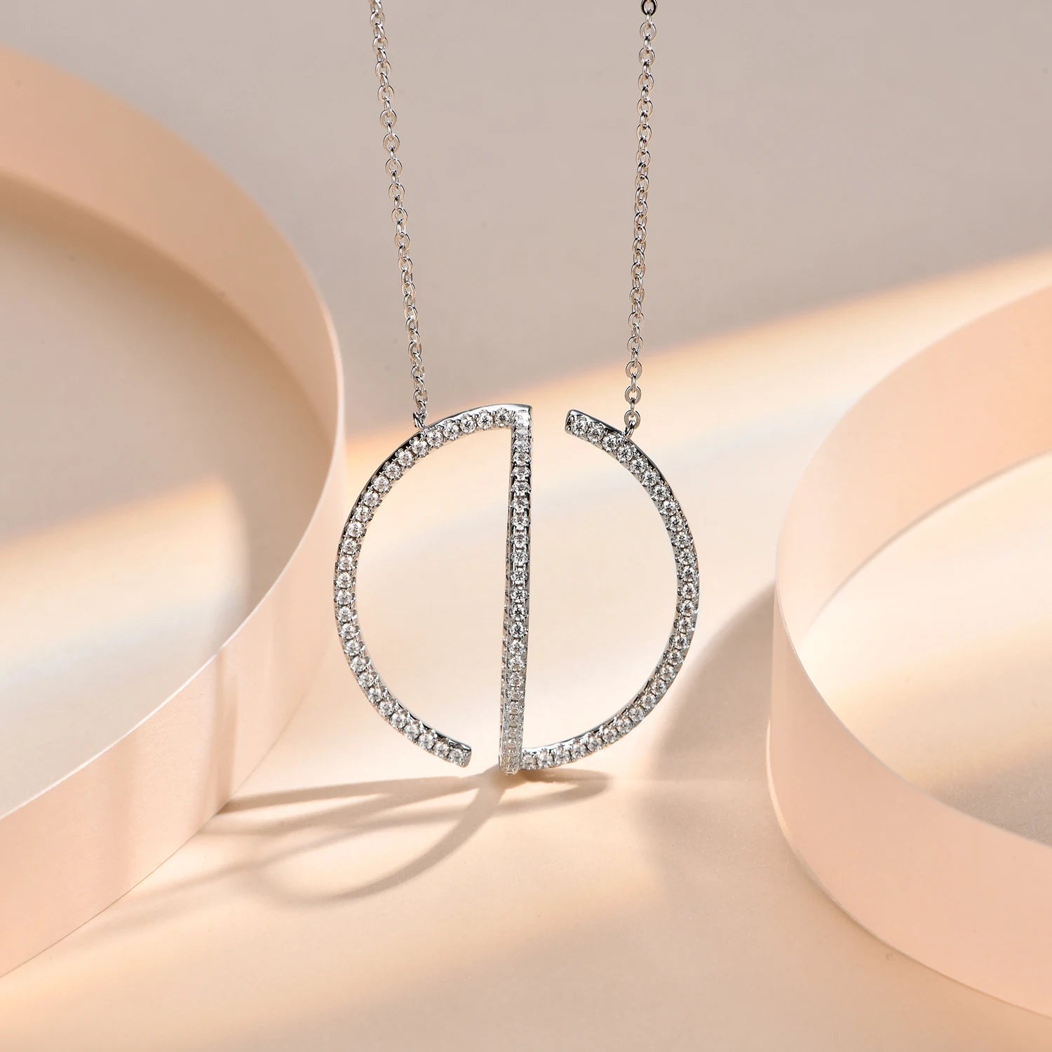 Round Cut Moissanite Pendant Necklace | IL0000