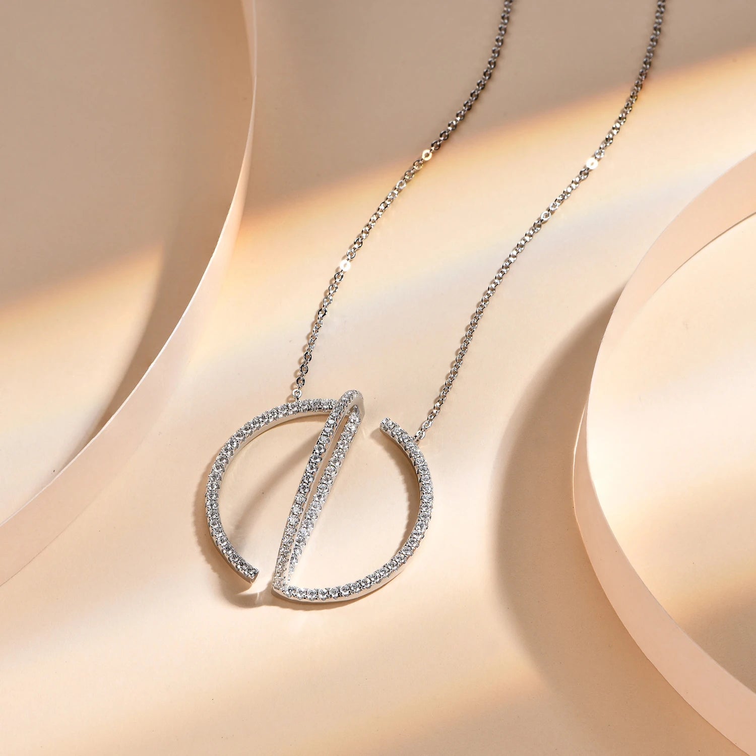 Round Cut Moissanite Pendant Necklace | IL0000