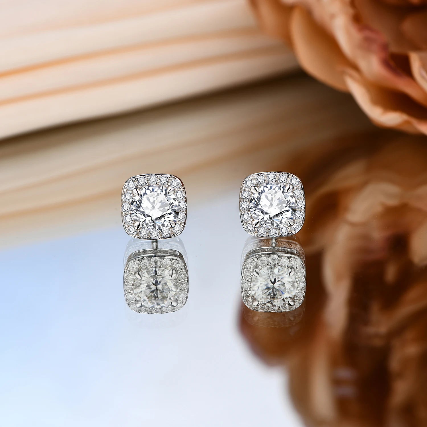 Round-Cut Luxe Moissanite Stud Earrings | IL0000