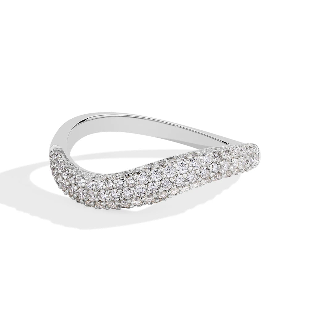 Sparkling Moissanite Wavy Band | IL0000